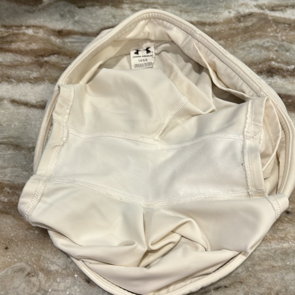 Women’s Large White Under Armour Shorty Shorts - Picture 5 of 5